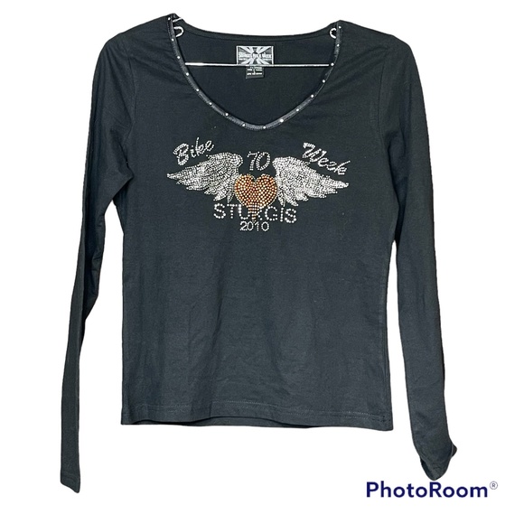 Stylish Black Long Sleeve Top with Graphic Design - Picture 1 of 4